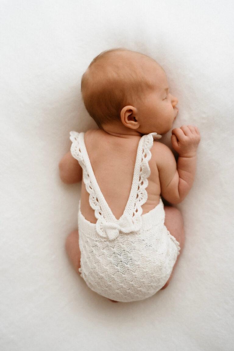 Babybauch Fotoshooting Krefeld – feminine und zeitlose Schwangerschaftsbilder