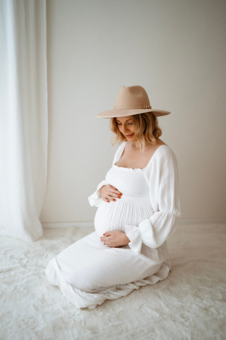 Schwangerschaftsfotografie Düsseldorf – elegante Babybauchfotos NRW