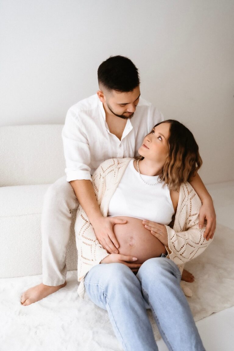 Schwangerschaftsfotografie Düsseldorf – elegante Babybauchfotos NRW